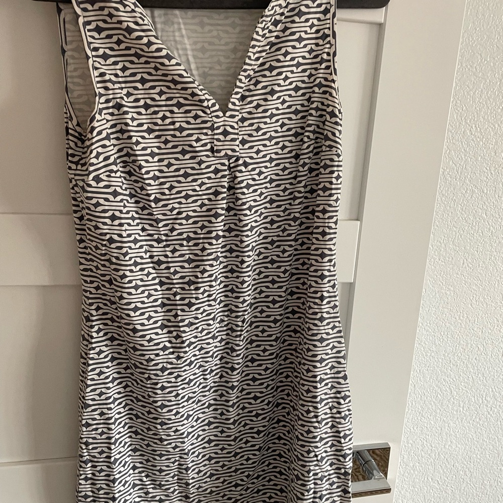 Ellie Kai patterned blue and white dress